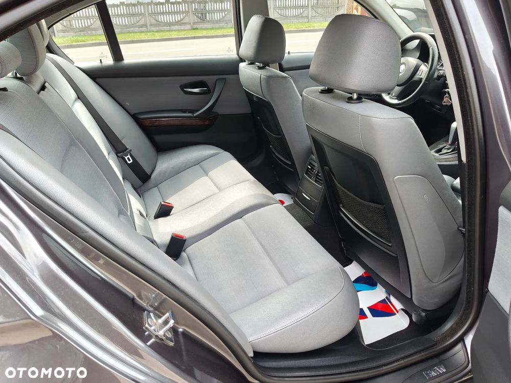 BMW Seria 3 325i - 18