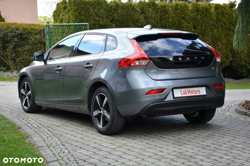 Volvo V40 T2 - 2