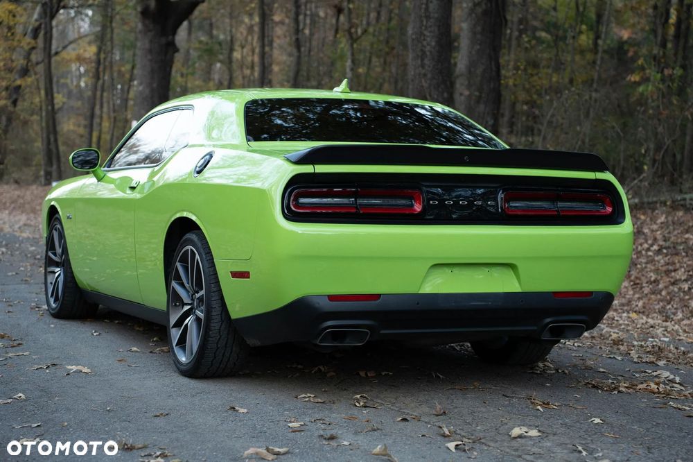 Dodge Challenger 5.7 R/T - 4