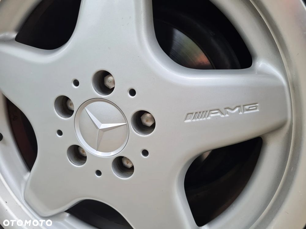Mercedes-Benz CLK - 32