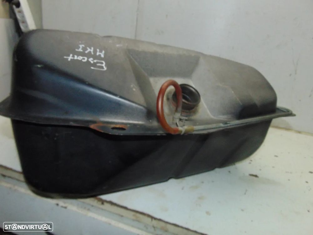 Ford Escort MK1 depósito gasolina - 9