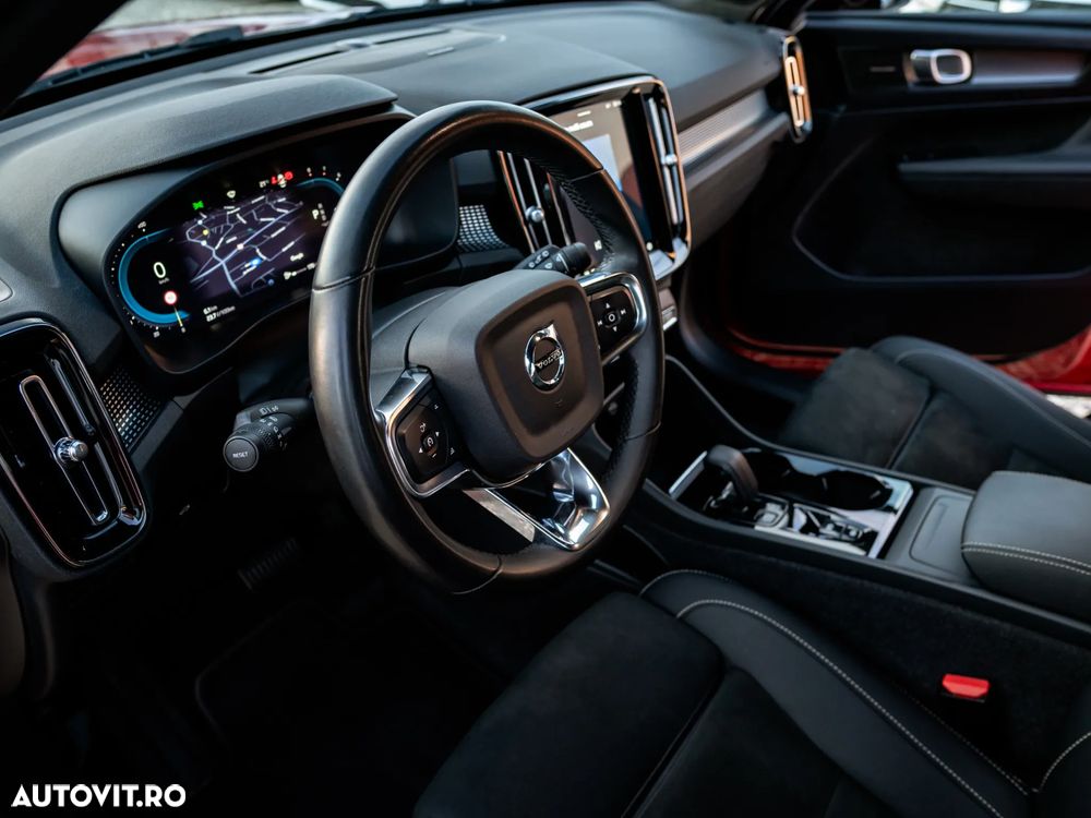 Volvo XC 40 B4 AT8 AWD Mild Hybrid R-Design - 33