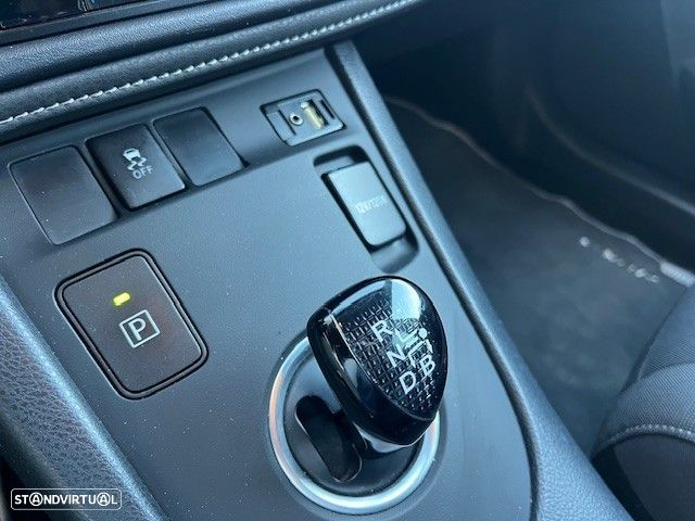 Toyota Auris Touring Sports - 10