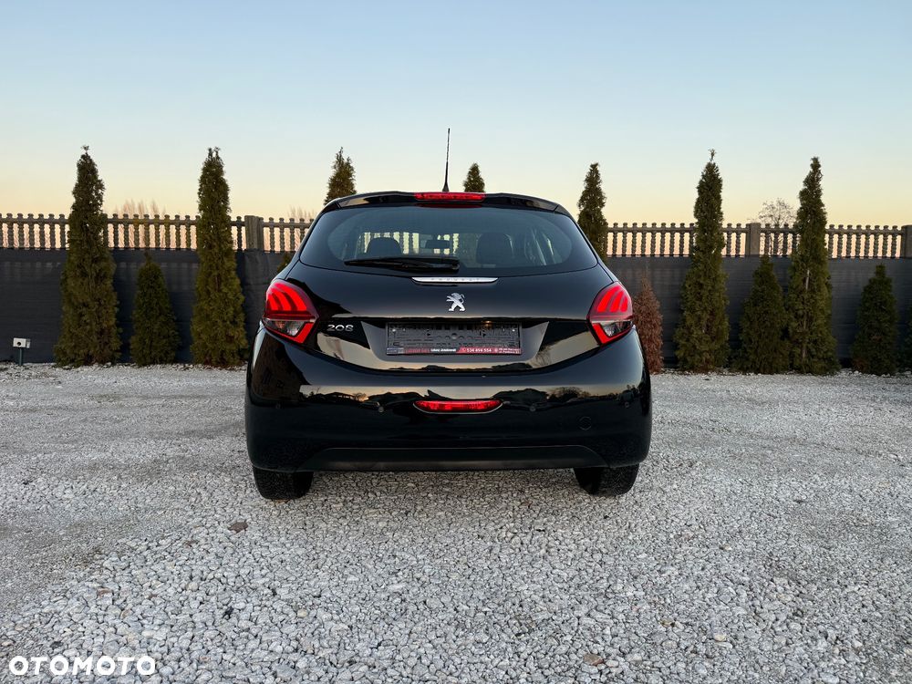 Peugeot 208 - 11