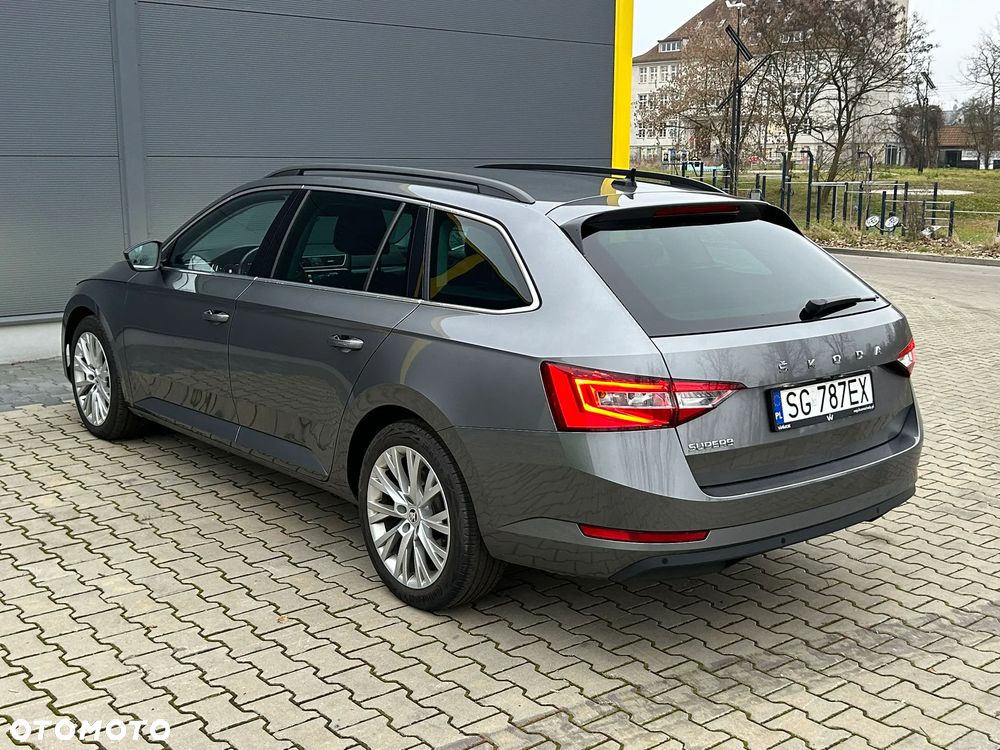 Skoda Superb 2.0 TDI DSG Ambition - 7