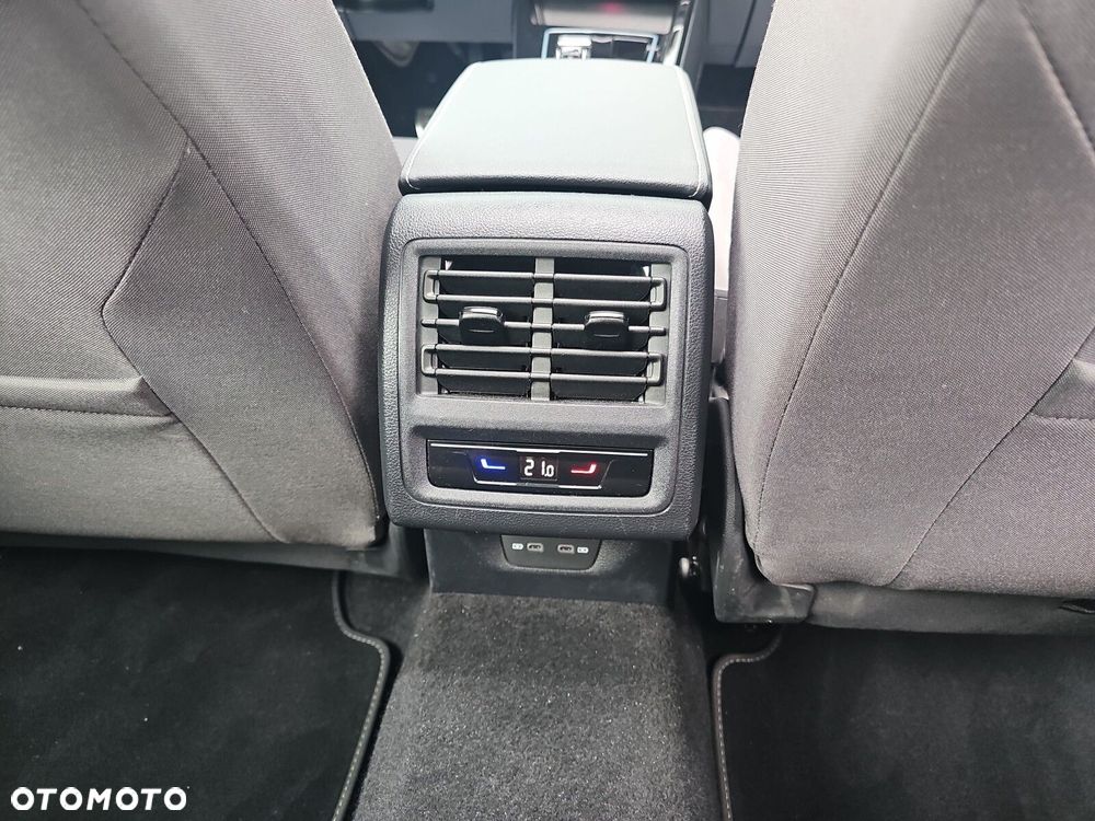 Volkswagen Golf - 16
