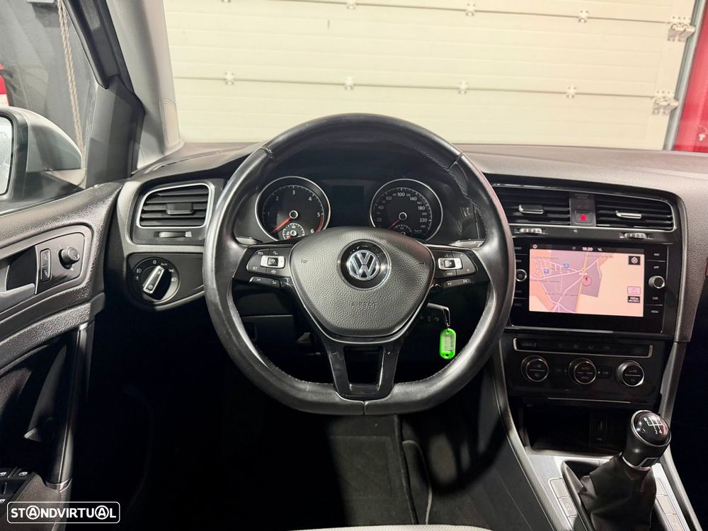 VW Golf Variant 1.6 TDi Confortline - 32