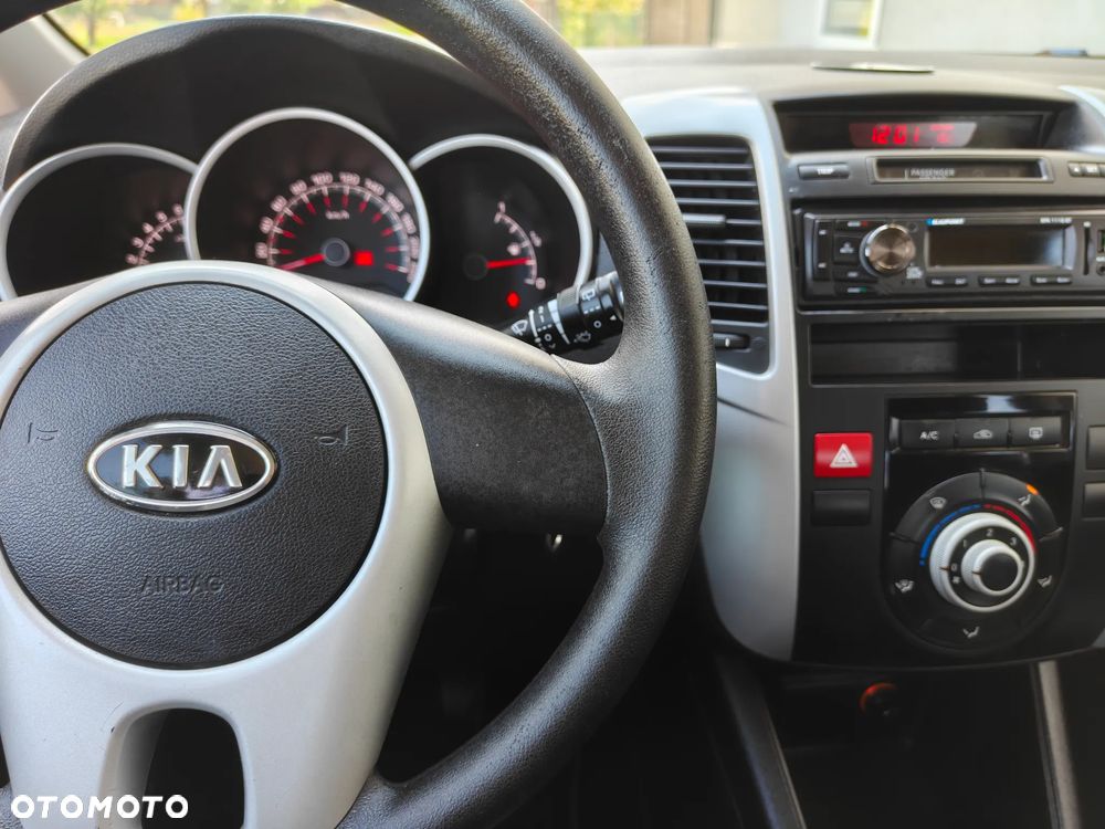 Kia Venga 1.4 CVVT Fifa World Cup Edition - 25