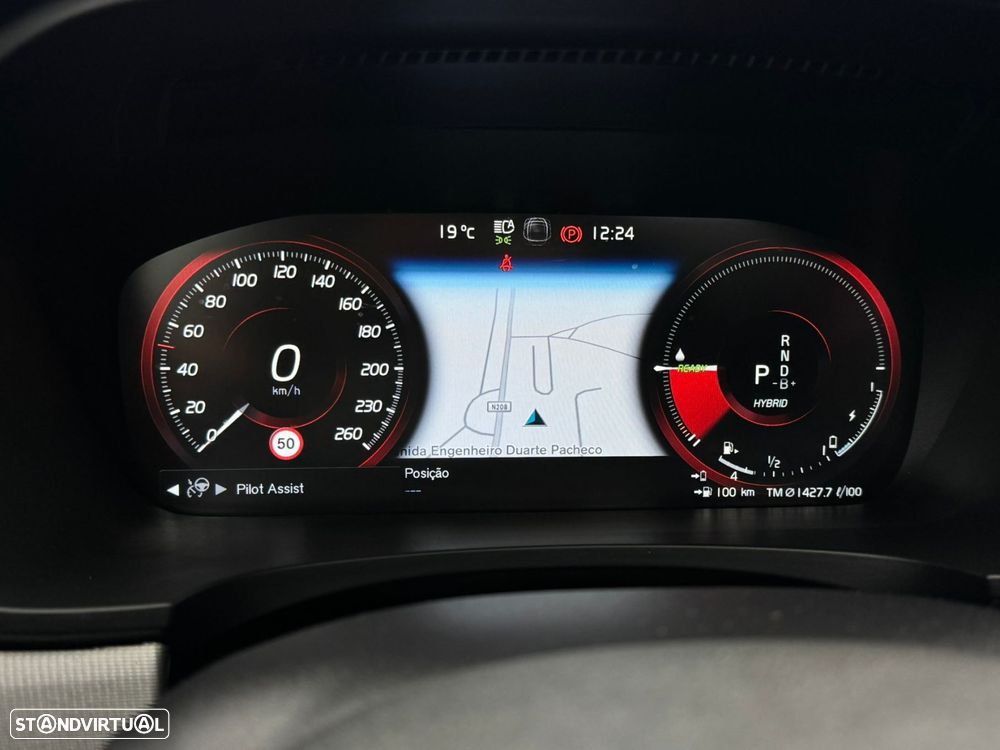 Volvo V90 2.0 T8 PHEV R-Design AWD - 37