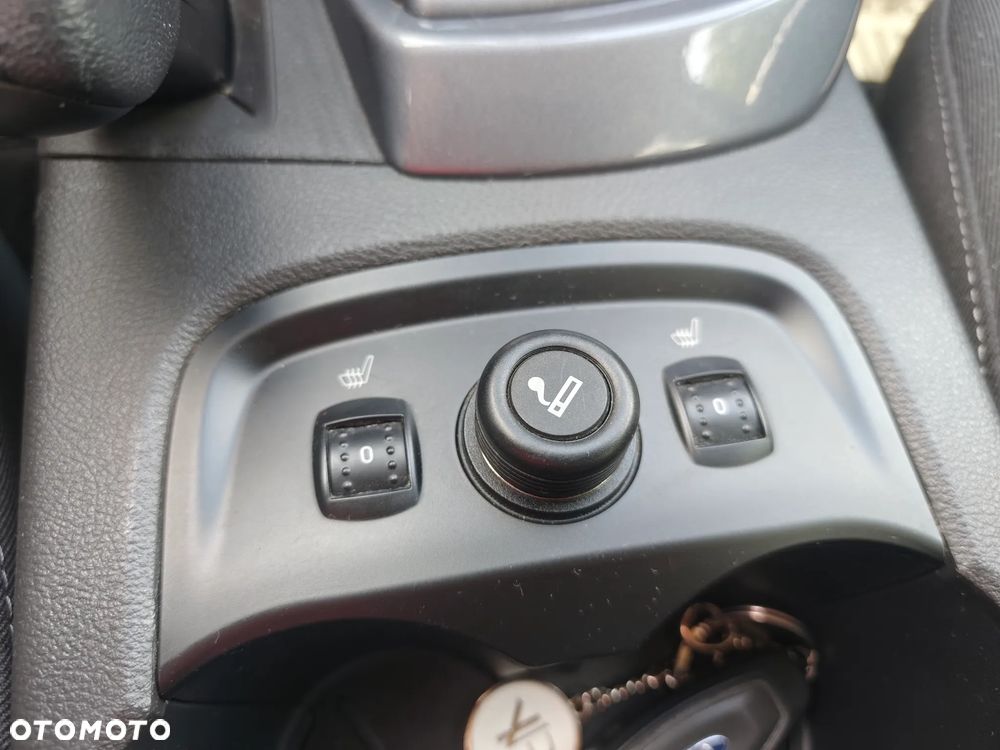 Ford Focus 1.0 EcoBoost Titanium - 12