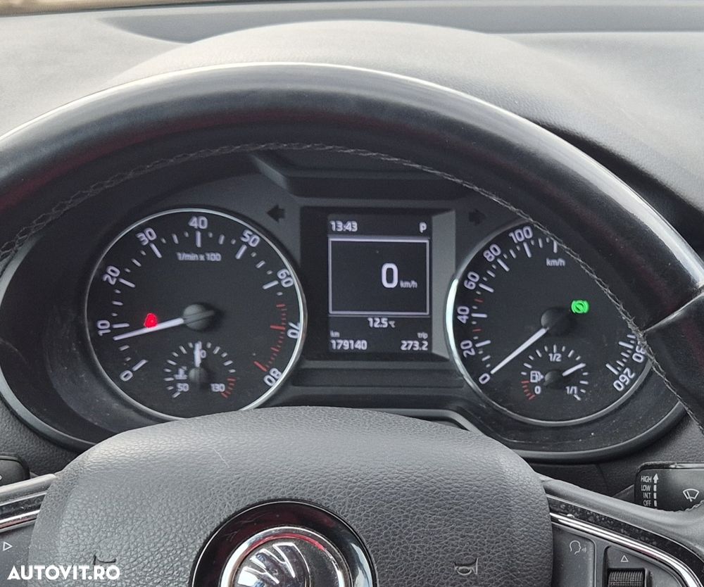 Skoda Octavia 1.4 TSI STYLE DSG - 3