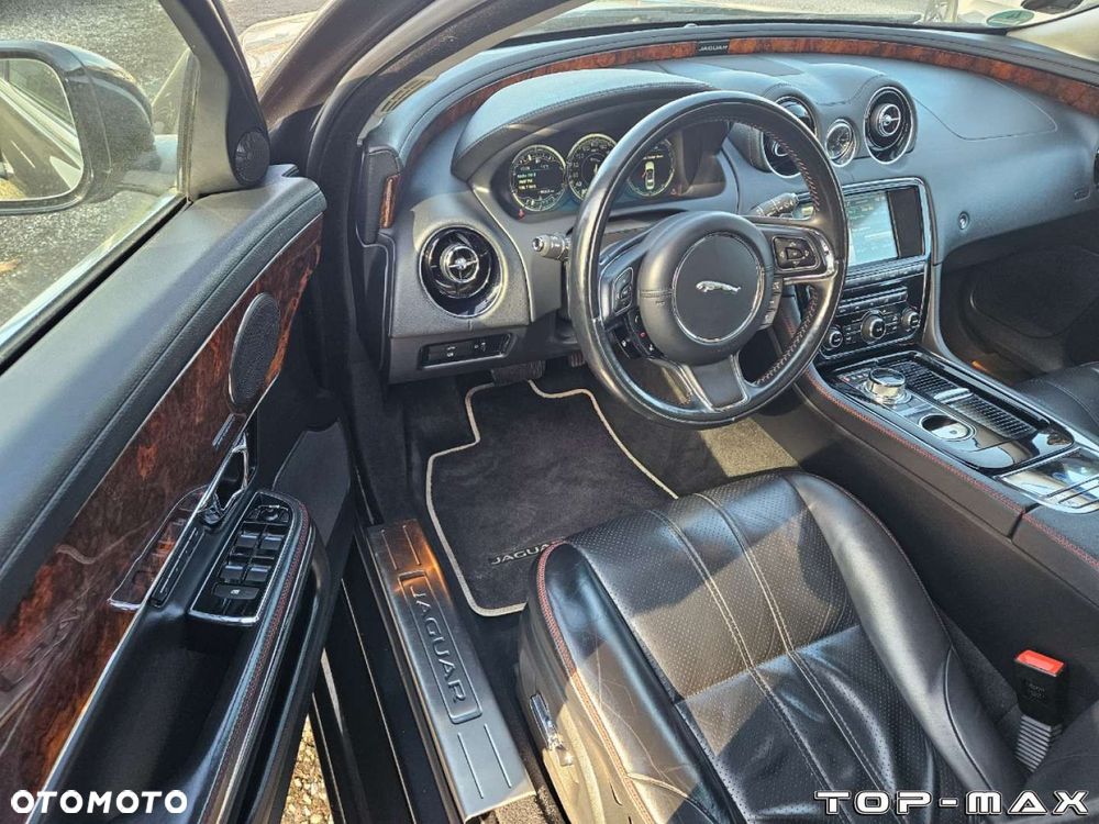 Jaguar XJ - 15
