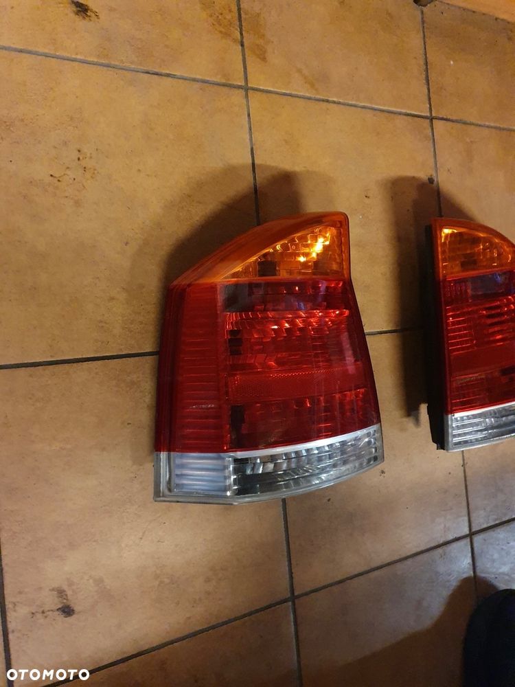 LAMPA L/P TYŁ OPEL VECTA C - 3