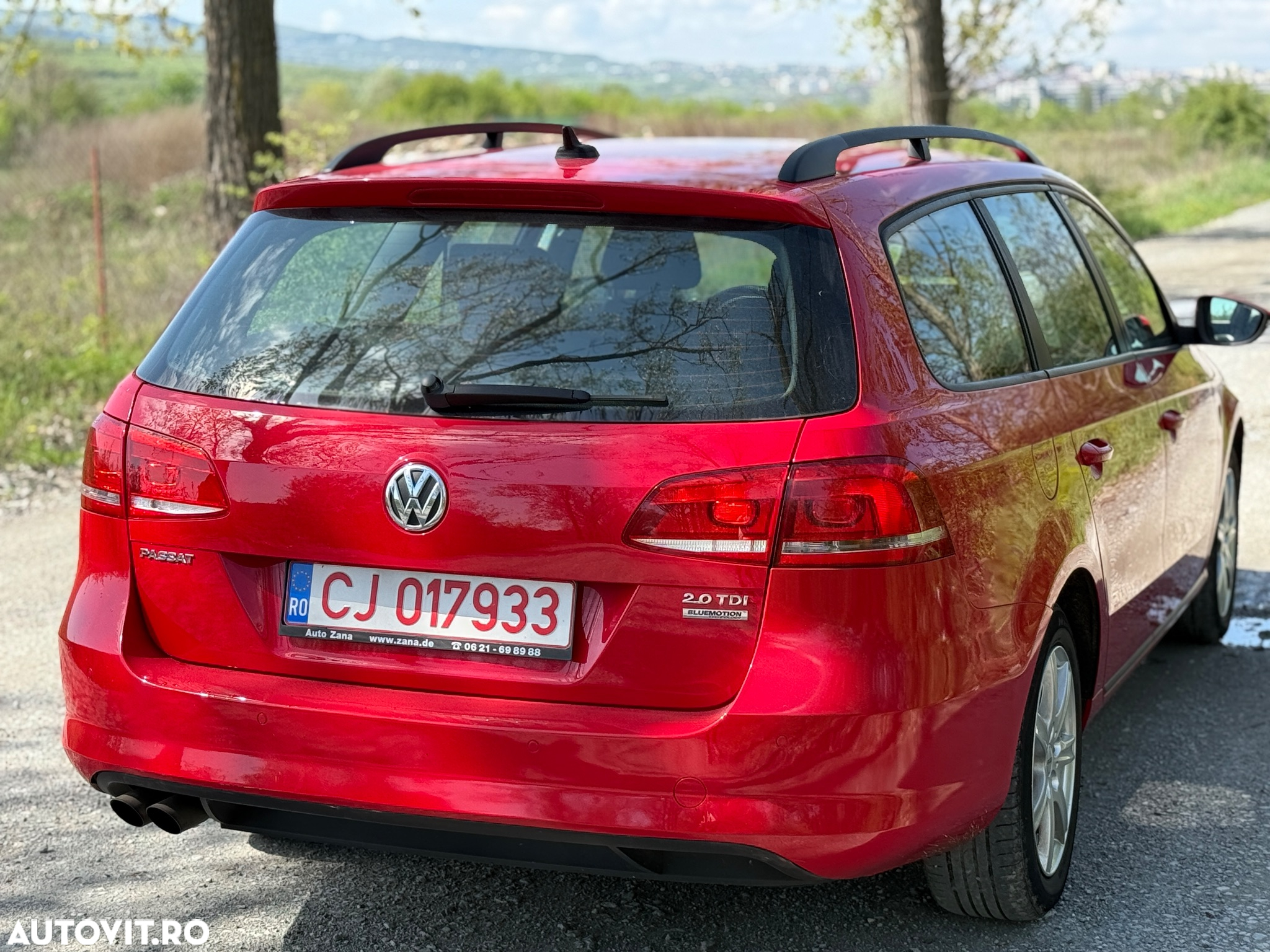 Volkswagen Passat Variant 2.0 TDI DSG BlueMotion Technology Trendline - 4