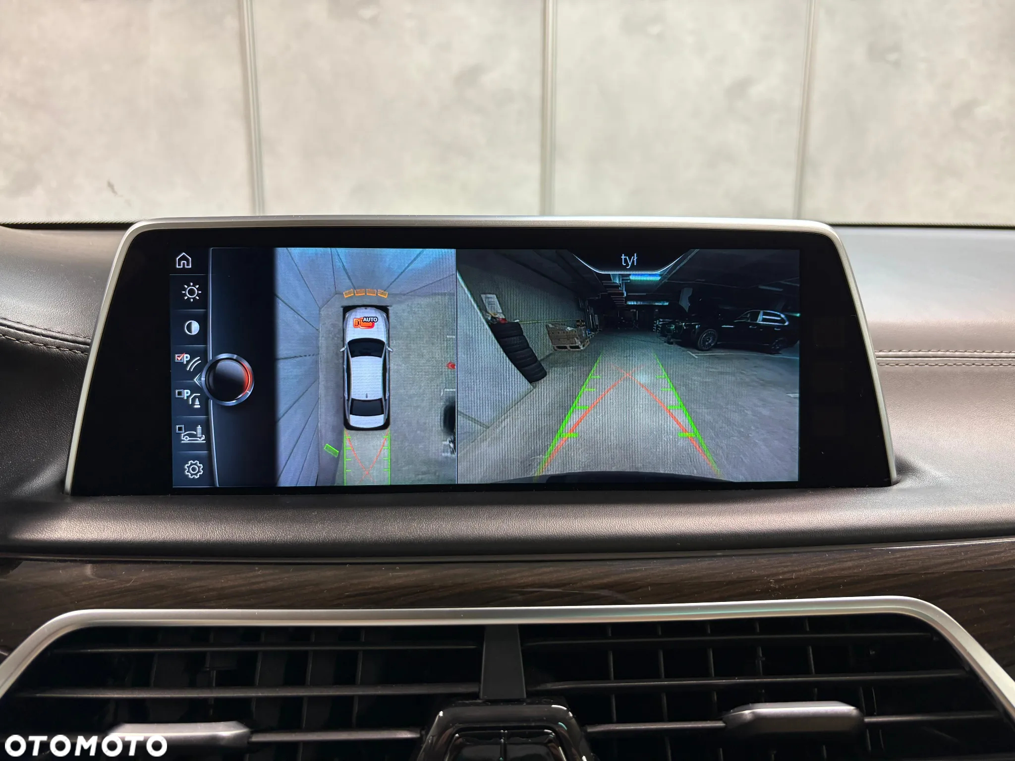 BMW Seria 7 750Li xDrive - 29