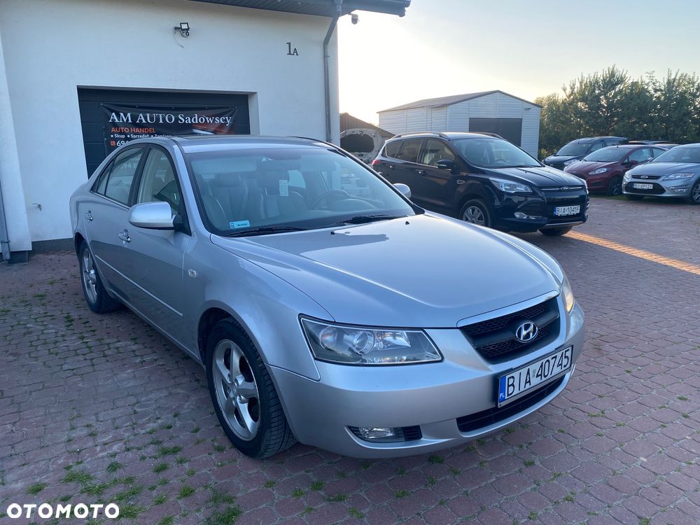 Hyundai Sonata - 1