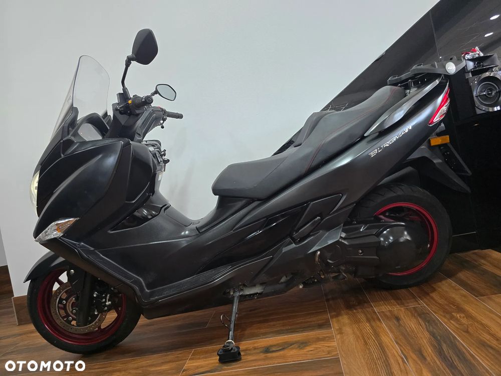 Suzuki Burgman - 28