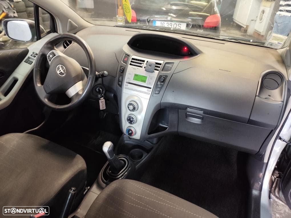 Toyota Yaris 1.0 VVT-i AC Manual - 14