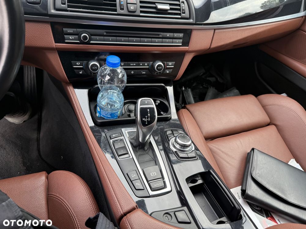 BMW Seria 5 528i xDrive - 18