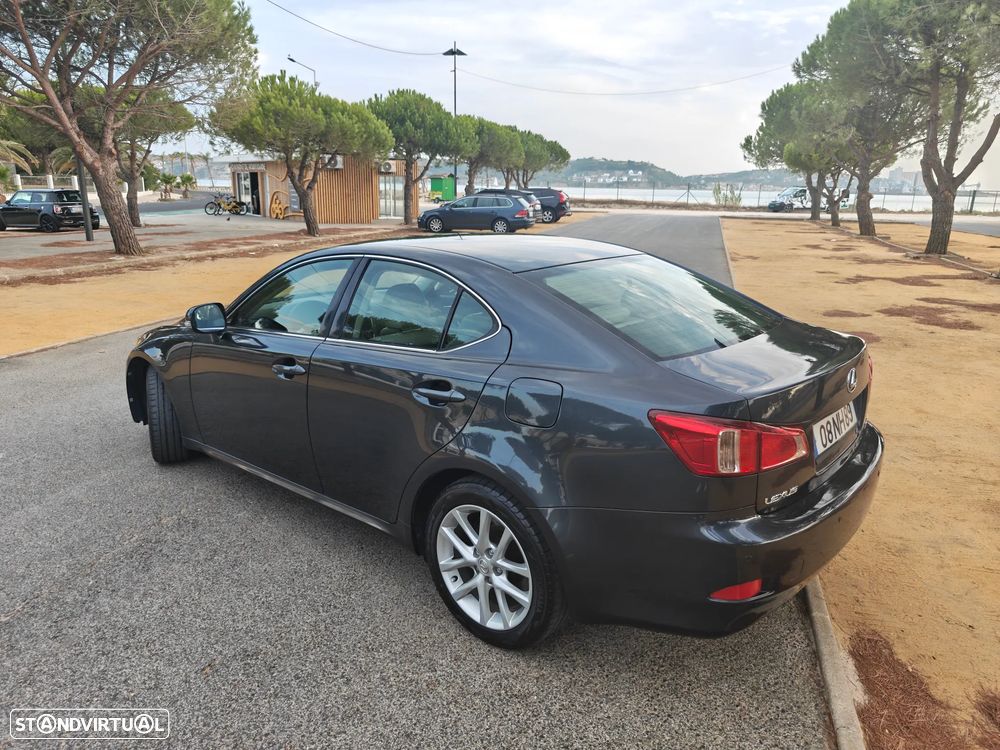 Lexus IS 200 d P.Executive 6G - 12
