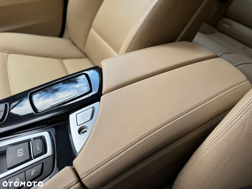 BMW Seria 5 520d xDrive Luxury Line - 22