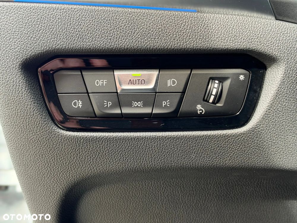 BMW Seria 3 320d xDrive M Sport - 17