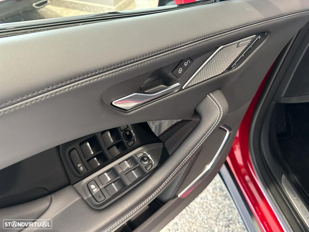 Jaguar I-Pace - 10