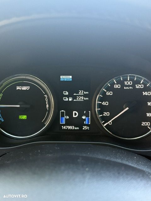 Mitsubishi Outlander - 20