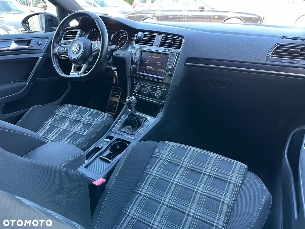 Volkswagen Golf 2.0 TDI BMT GTD - 24