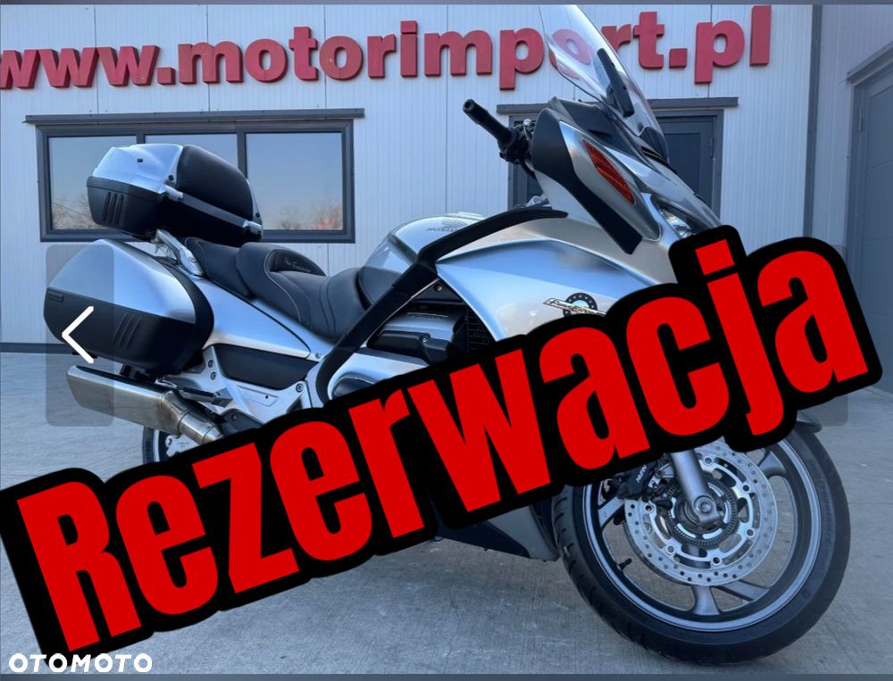 Honda ST - 1