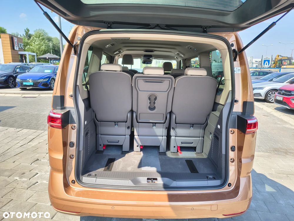 Volkswagen Multivan - 11