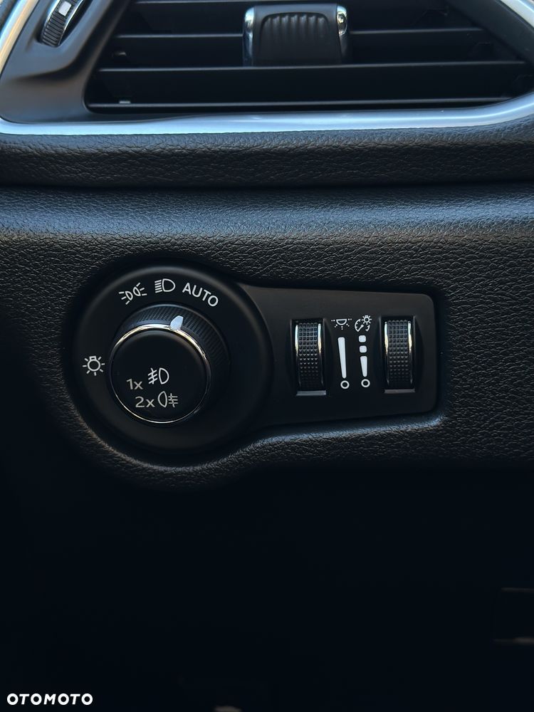 Chrysler Pacifica - 23