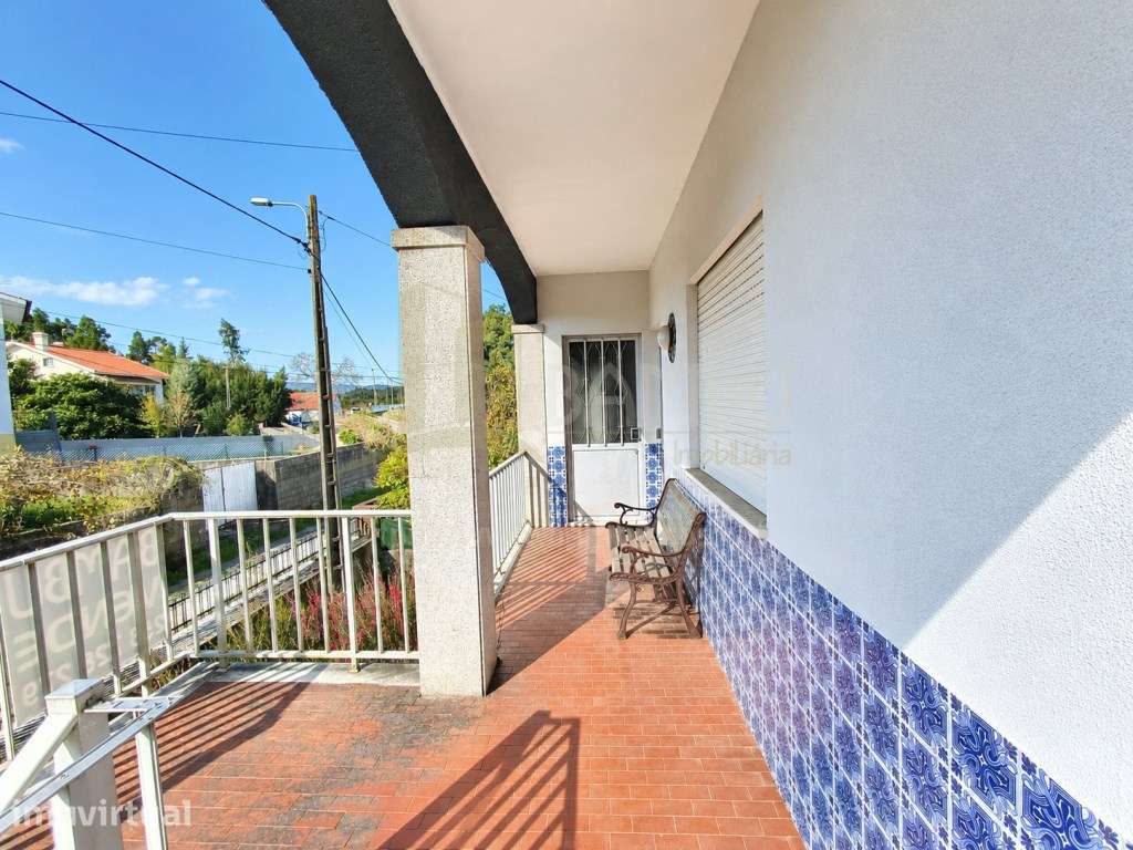 Moradia de 3 pisos com terreno junto ao rio Coura - Venade, Caminha - Grande imagem: 3/43