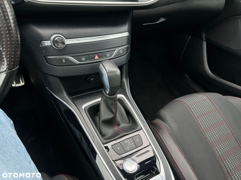 Peugeot 308 PureTech 130 EAT6 Stop & Start GT-Line Edition - 24