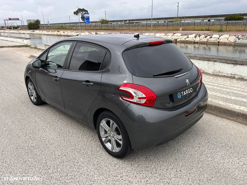 Peugeot 208 1.4 HDi SE Style - 10