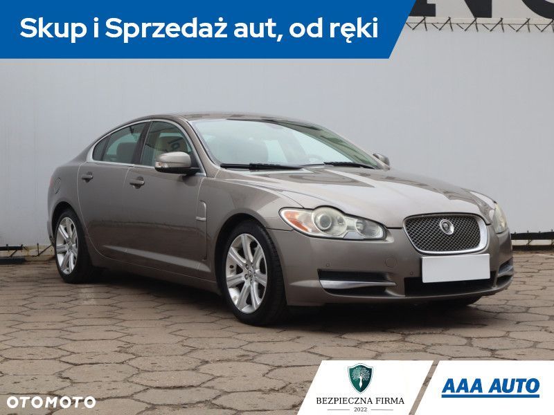 Jaguar XF - 3