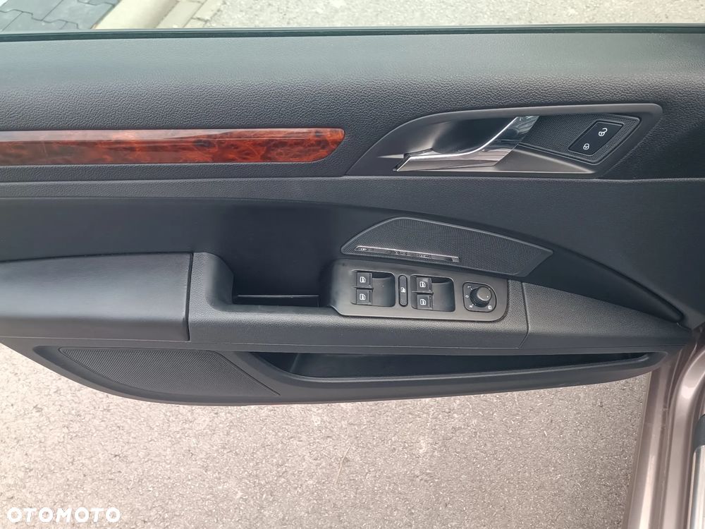 Skoda Superb 2.0 TDI Elegance DSG - 16