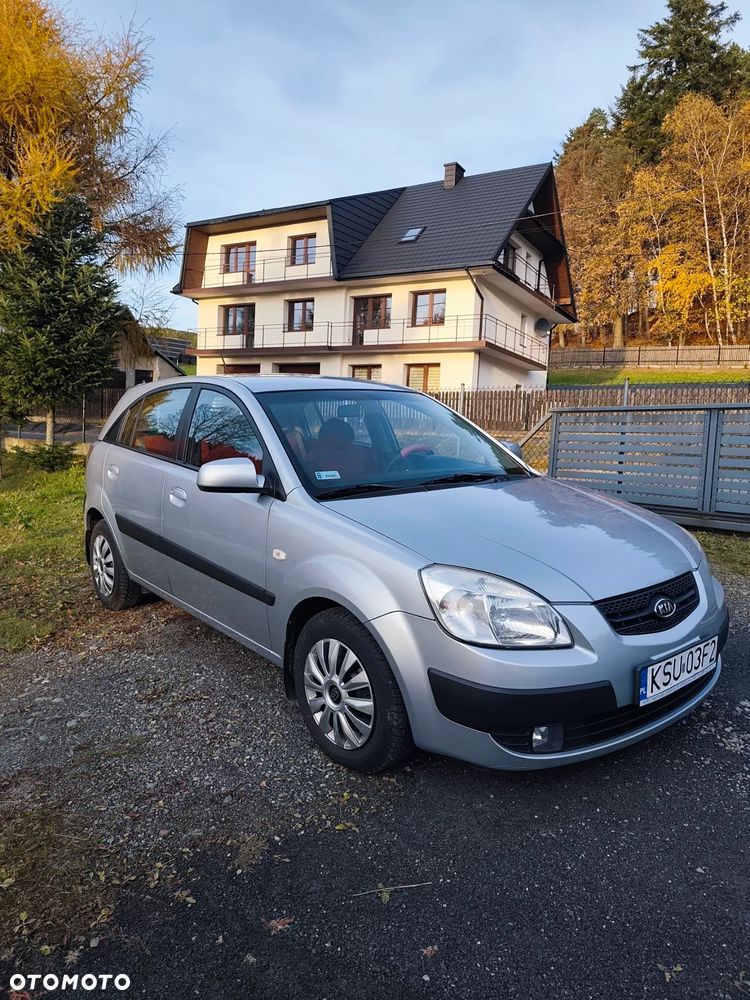 Kia Rio - 4