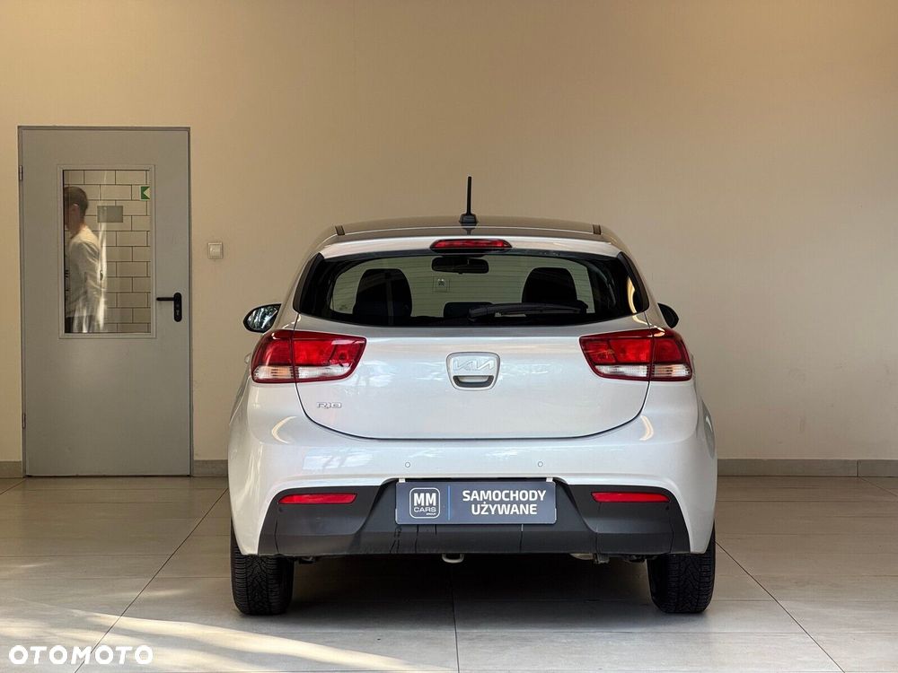 Kia Rio - 5