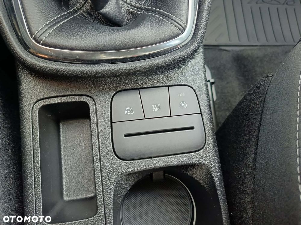 Ford Fiesta 1.1 S&S TITANIUM - 32