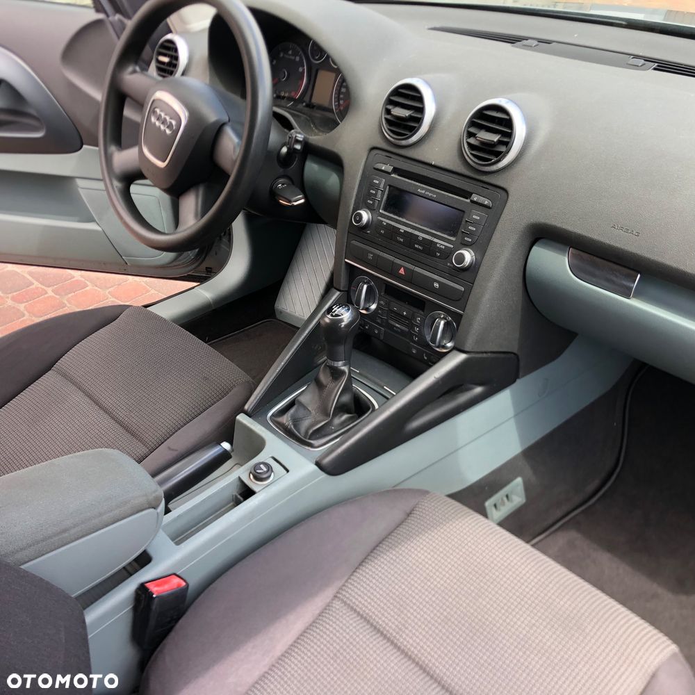 Audi A3 3-drzwiowe 1.6 Ambiente - 9