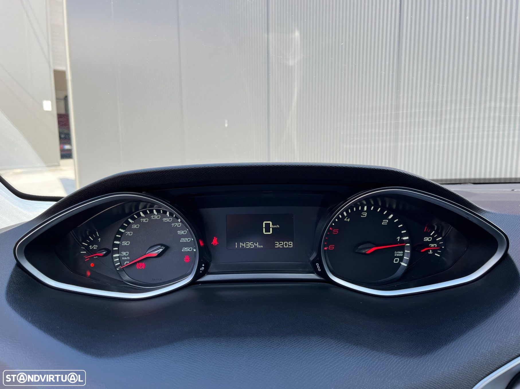 Peugeot 308 1.5 BlueHDi Style - 11