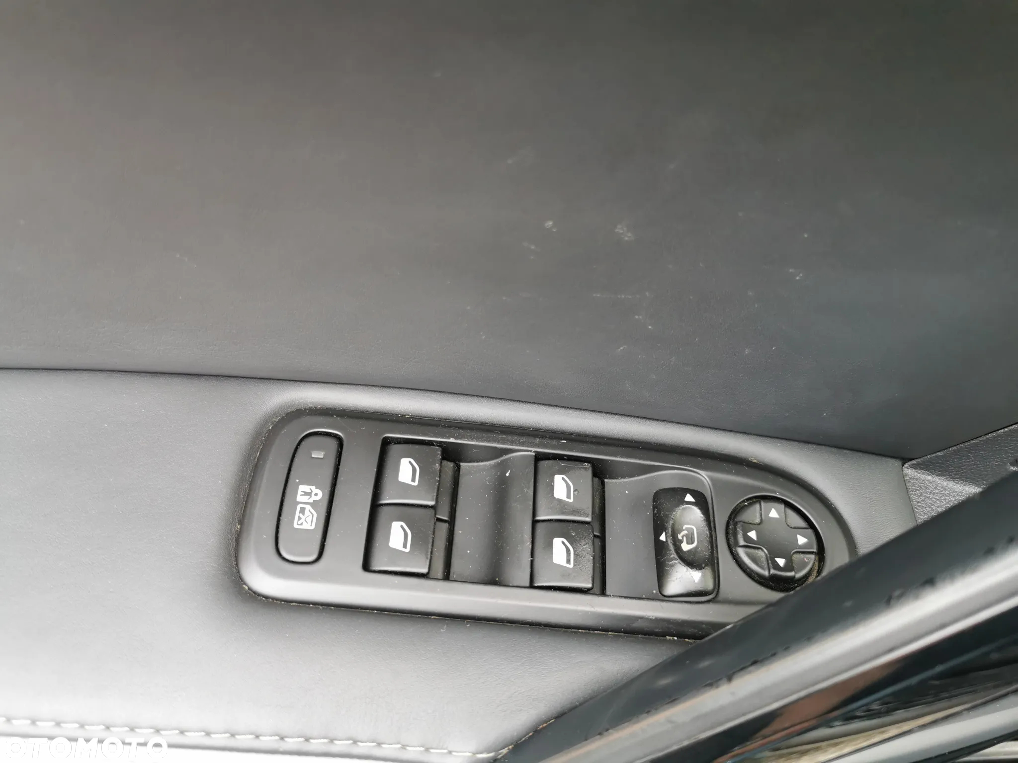 Peugeot 508 RXH 2.0 HDi HYbrid4 - 34