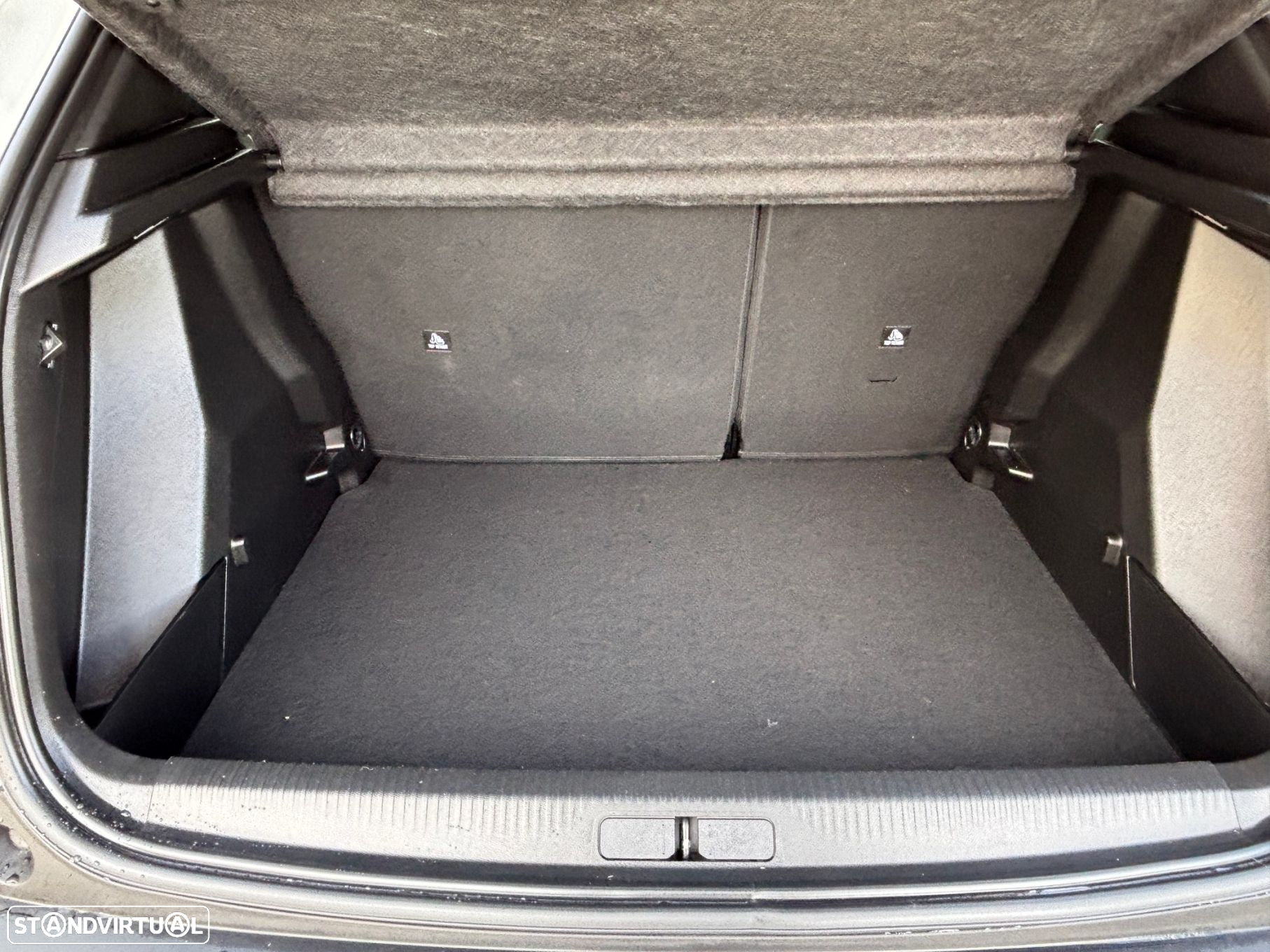 Peugeot 2008 1.2 PureTech Allure Pack - 12