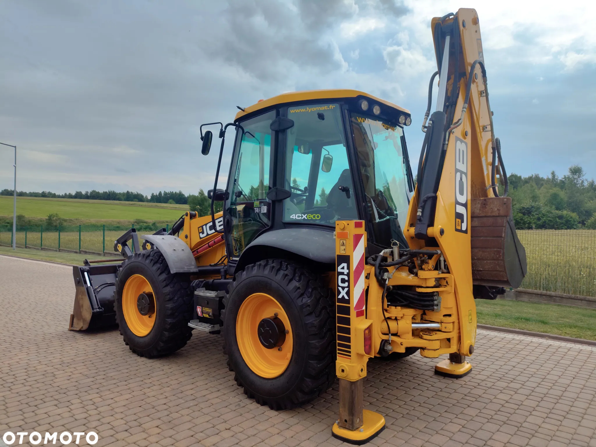 JCB 4CX / RÓWNE KOŁA / TORQUELOCK / POWERSHIFT / SPROWADZONA / - 3