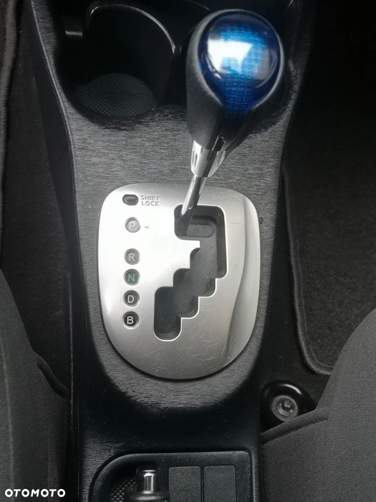 Toyota Yaris 1.5 VVT-i Style - 25