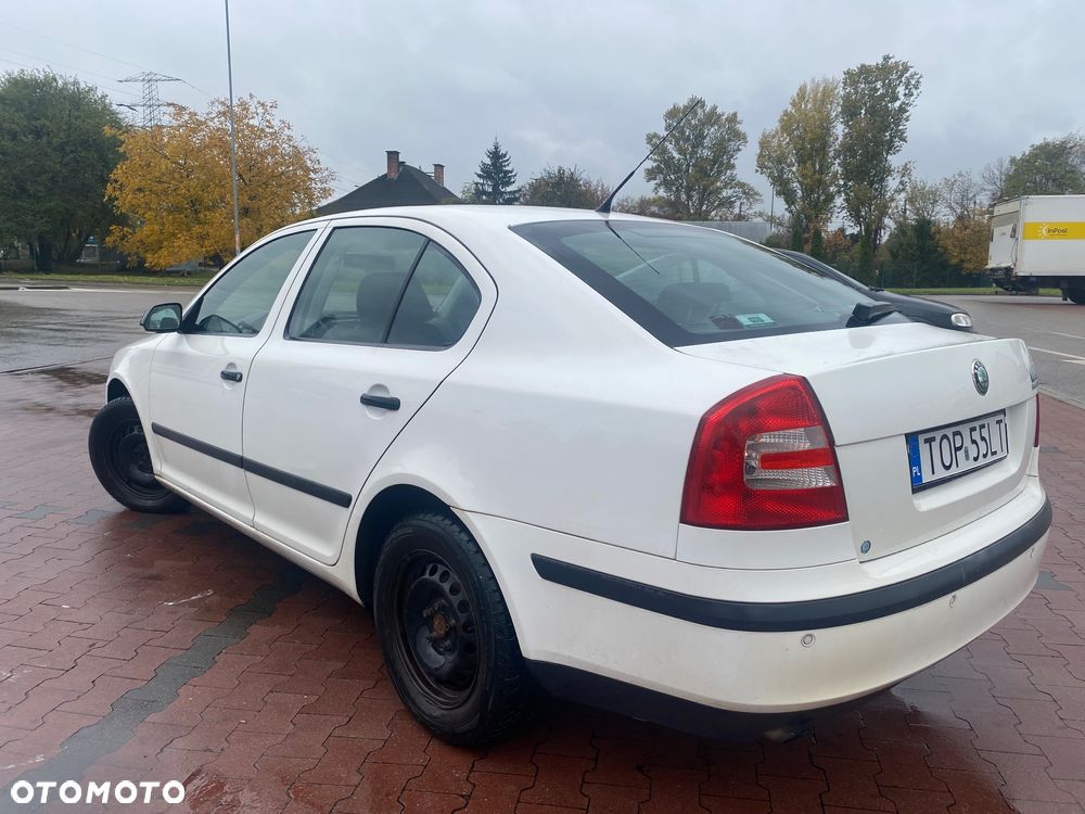 Skoda Octavia 1.6 FSI Classic - 4