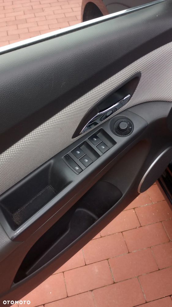 Chevrolet Cruze 1.8 LT - 18
