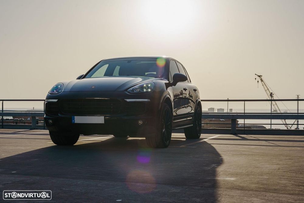 Porsche Cayenne S - 1