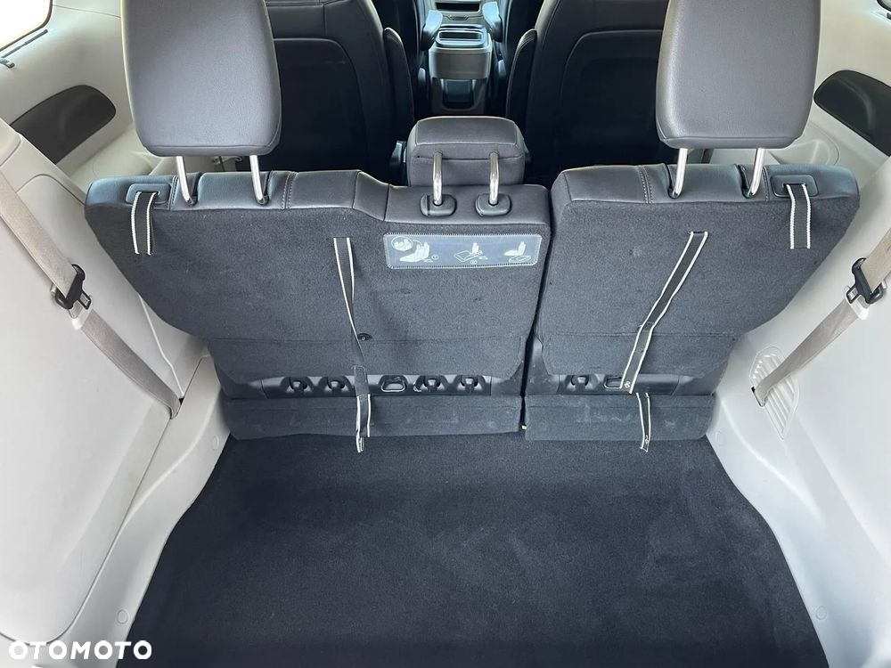 Chrysler Pacifica - 19